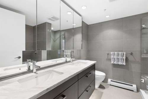 156 1St Avenue W, Vancouver, BC 