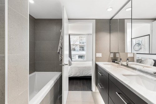 156 1St Avenue W, Vancouver, BC 