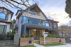 2-4634 15th Avenue W Vancouver, BC V6R 3B6