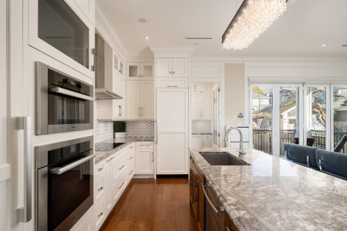 3287 38Th Avenue W, Vancouver, BC 