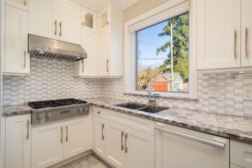 3287 38Th Avenue W, Vancouver, BC 