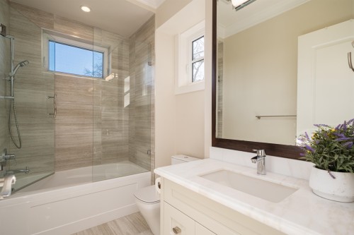 3287 38Th Avenue W, Vancouver, BC 