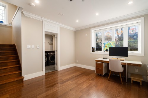 3287 38Th Avenue W, Vancouver, BC 