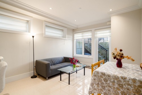 3287 38Th Avenue W, Vancouver, BC 