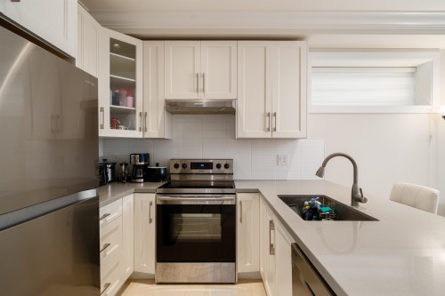 3287 38Th Avenue W, Vancouver, BC 