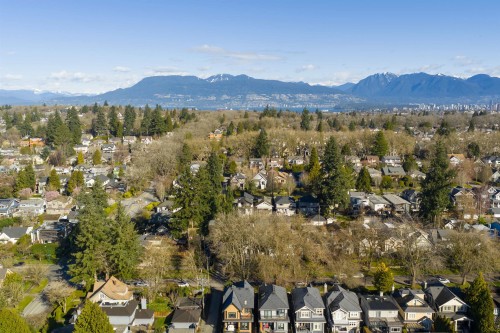 3287 38Th Avenue W, Vancouver, BC 