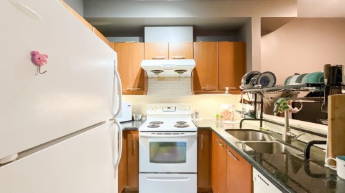 215-4155 Central Boulevard, Burnaby, BC 