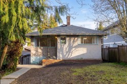 2525 Western Avenue  North Vancouver, BC V7N 3L2