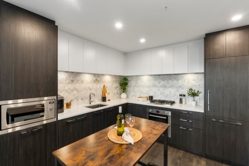2504-2425 Alpha Avenue, Burnaby, BC 