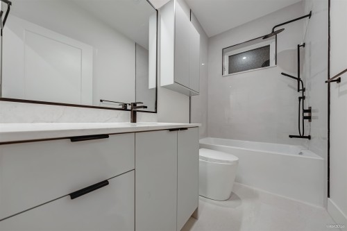 6728 Heather Street, Vancouver, BC 