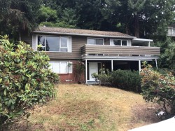 528 Greenway Avenue  North Vancouver, BC V7N 3C8