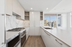 2709-6468 Willingdon Avenue  Burnaby, BC V5H 0L3