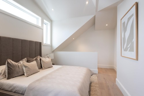 2382 5Th Avenue E, Vancouver, BC 