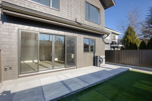 2382 5Th Avenue E, Vancouver, BC 