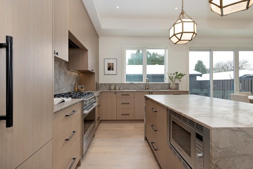 2382 5Th Avenue E, Vancouver, BC 