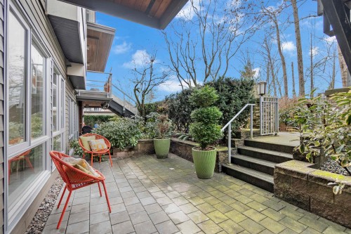 103-735 15th Street W North Vancouver, BC V7M 0B8