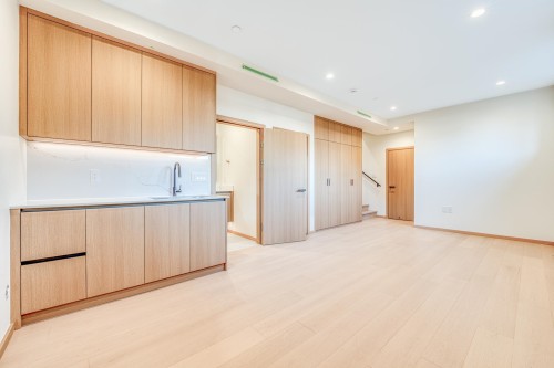 1-968 55Th Avenue E, Vancouver, BC 