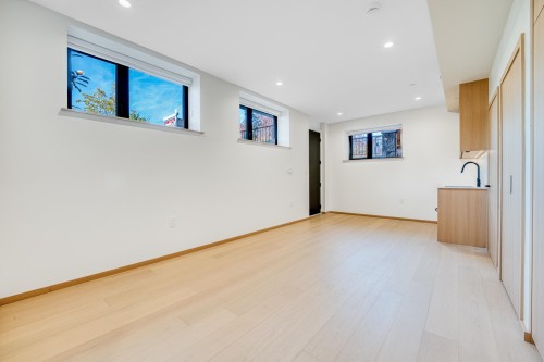 1-968 55Th Avenue E, Vancouver, BC 