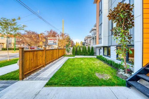 1-968 55Th Avenue E, Vancouver, BC 