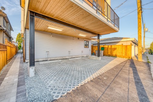 1-968 55Th Avenue E, Vancouver, BC 