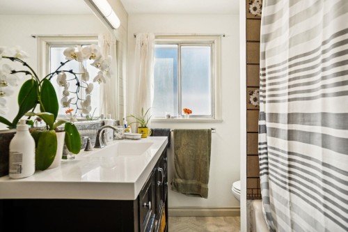 475 27Th Avenue W, Vancouver, BC 