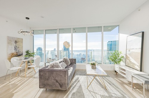 3907-567 Clarke Road  Coquitlam, BC V3J 0K7