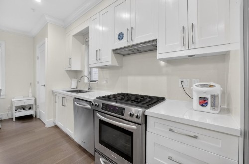 5685 Killarney Street, Vancouver, BC 