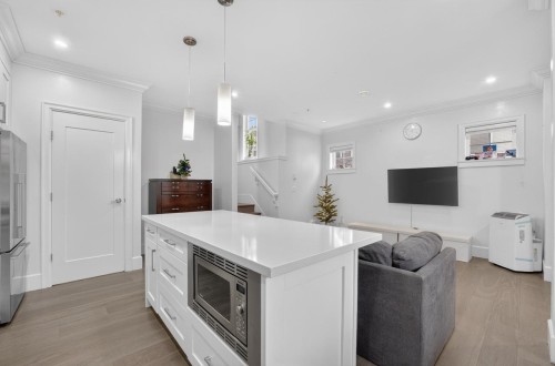 5685 Killarney Street, Vancouver, BC 