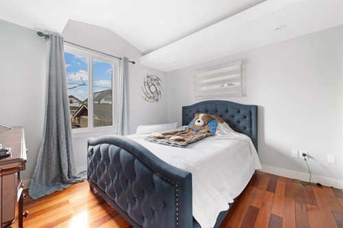 2675 Dundas Street, Vancouver, BC 