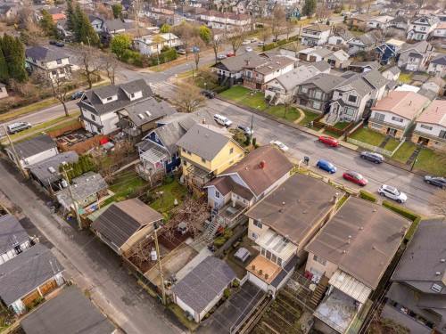 2675 Dundas Street, Vancouver, BC 