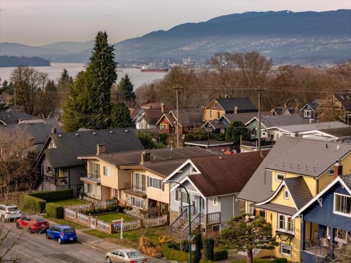 2675 Dundas Street, Vancouver, BC 