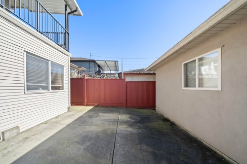 266 55Th Avenue E, Vancouver, BC 