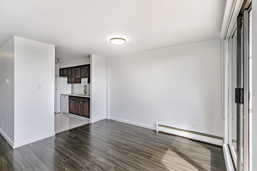 302-225 Sixth Street, New Westminster, BC 