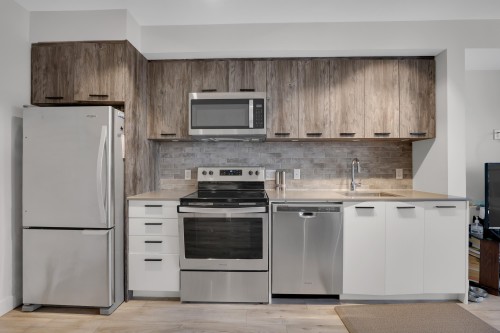 305-38013 Third Avenue, Squamish, BC 