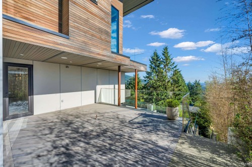 535 Craigmohr Drive, West Vancouver, BC 