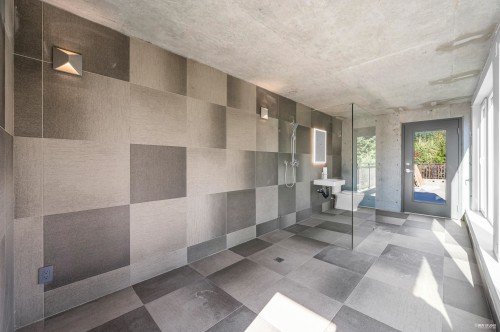 535 Craigmohr Drive, West Vancouver, BC 