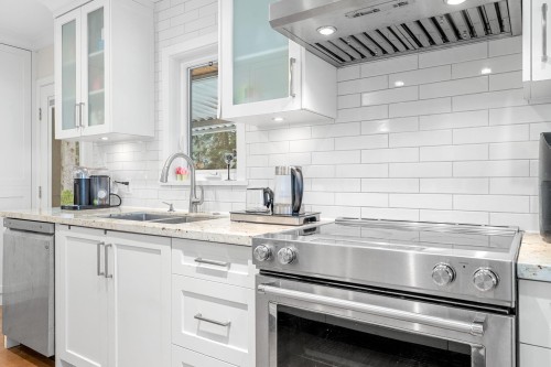 3990 Delbrook Avenue, North Vancouver, BC 