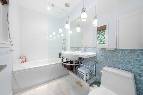 3990 Delbrook Avenue, North Vancouver, BC 