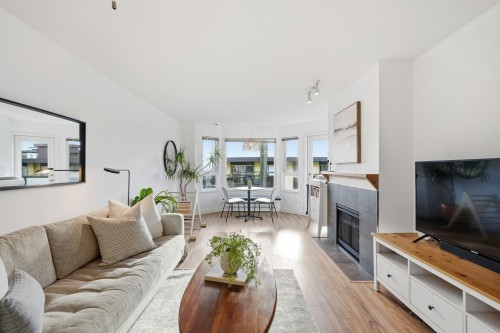 204-315 3rd Street E North Vancouver, BC V7L 1G1