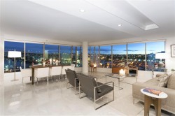 701-1012 Beach Avenue  Vancouver, BC V6E 1T7