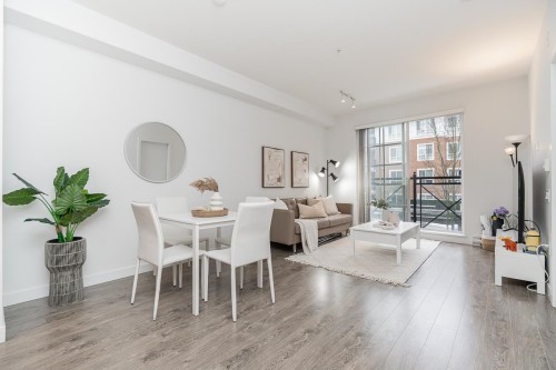 213-618 Como Lake Avenue  Coquitlam, BC V3J 0G1