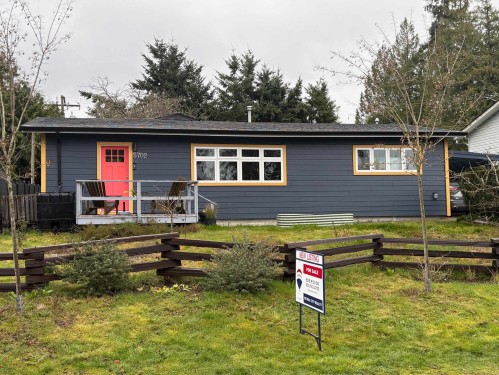 5702 Medusa Street  Sechelt, BC V0N 3A0