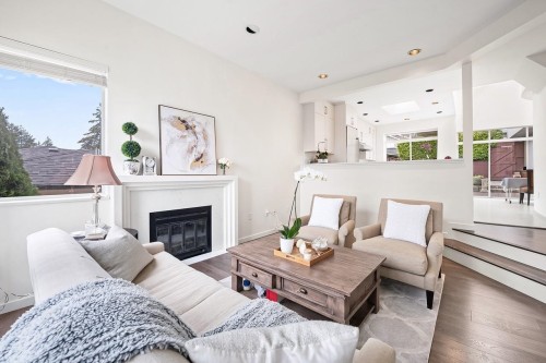 2135 Lawson Avenue, West Vancouver, BC 