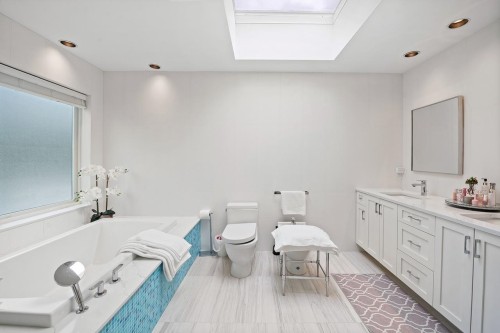 2135 Lawson Avenue, West Vancouver, BC 