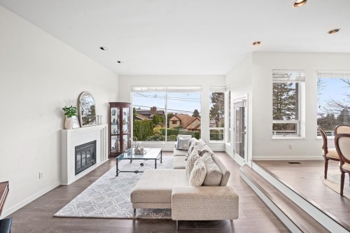 2135 Lawson Avenue, West Vancouver, BC 