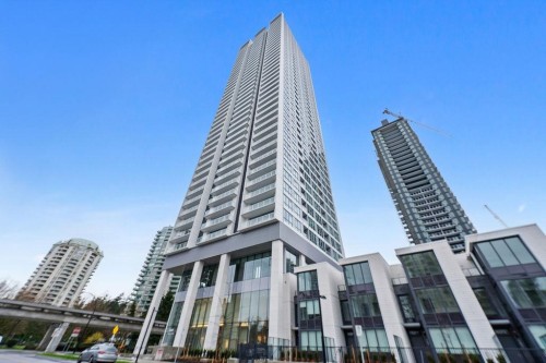 3304-6087 Wilson Ave Avenue  Burnaby, BC V5H 0M1