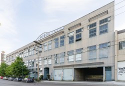 211-336 1st Avenue E Vancouver, BC V5T 4R6