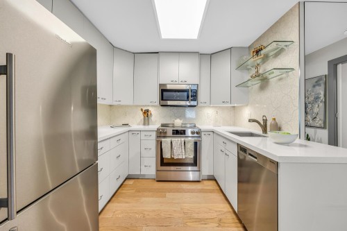 302-3461 Curle Avenue, Burnaby, BC 