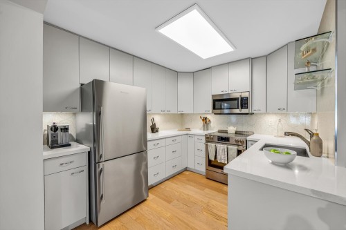 302-3461 Curle Avenue, Burnaby, BC 