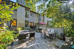 4742 Laurelwood Place  Burnaby, BC V5G 4B2